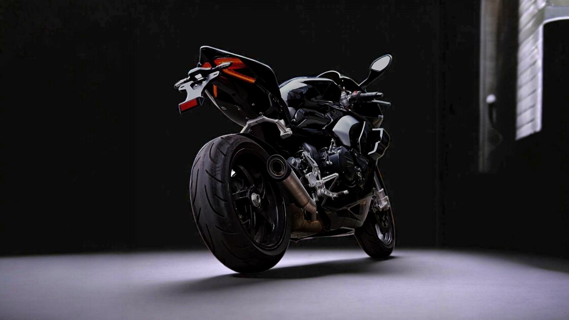 SV778 TCS Super Veneno - Epic Motorcycles