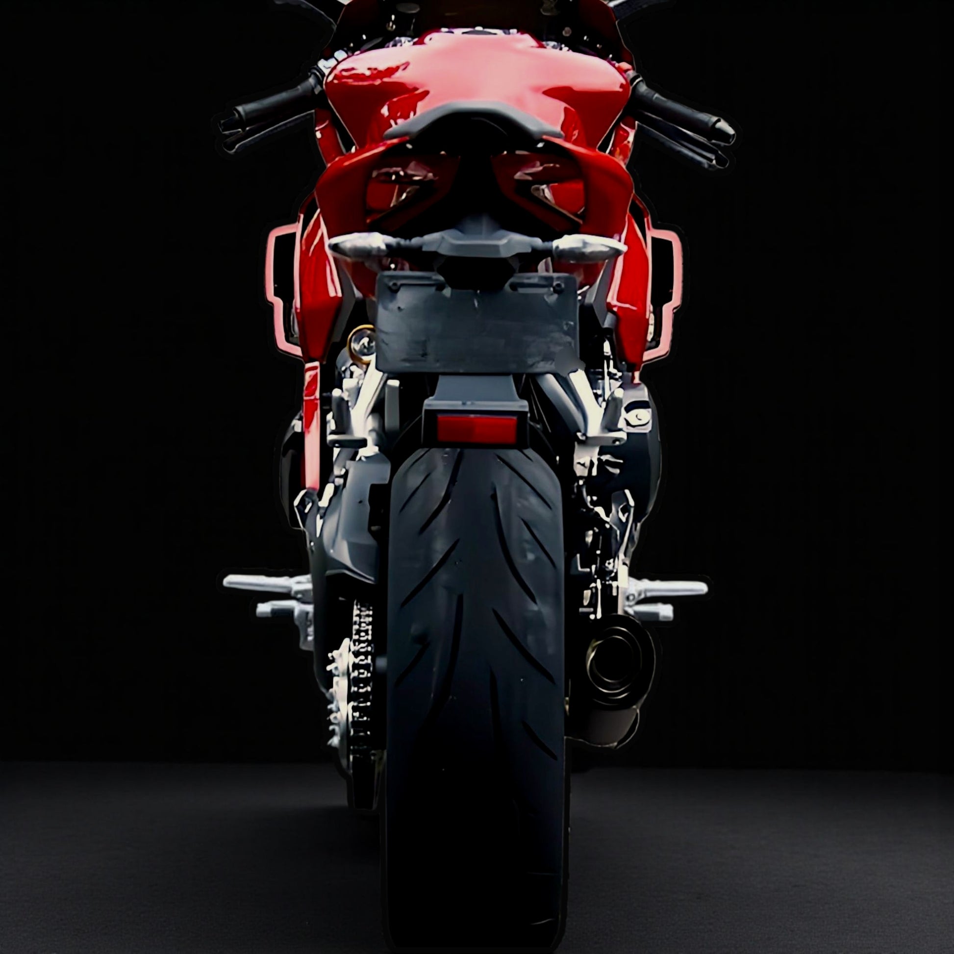 SV778 TCS Super Veneno - Epic Motorcycles