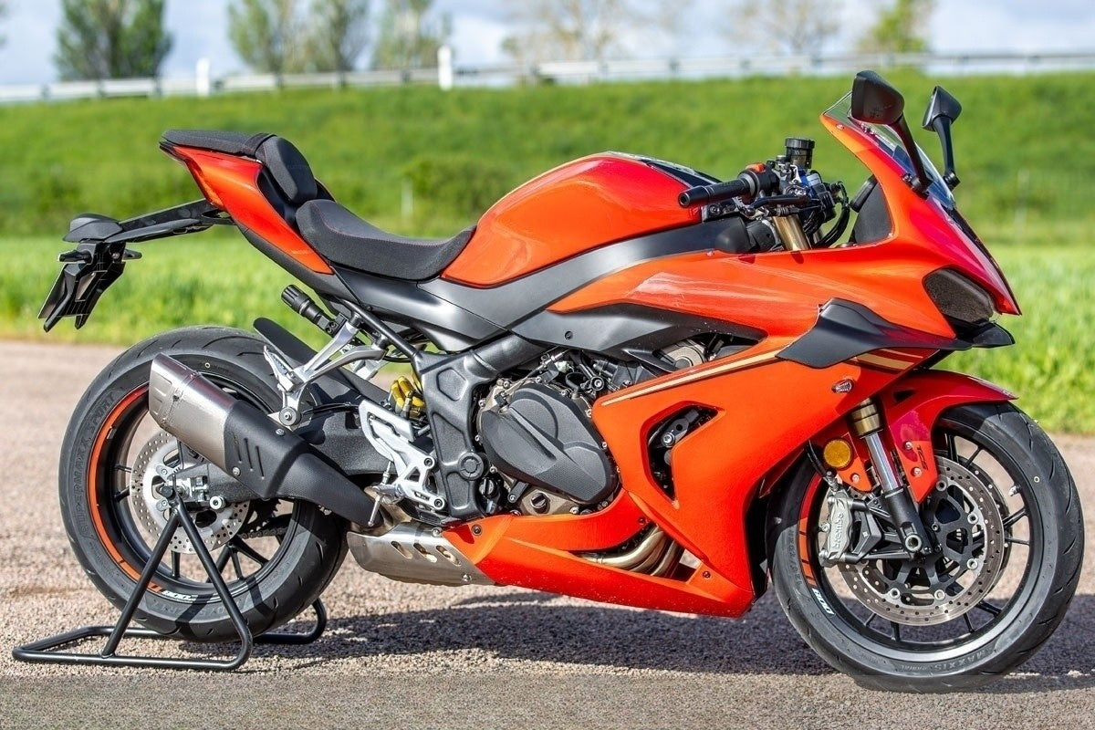 2026 SV779 TCS COBRA | 125 HP V4 6-Speed | US-Spec High-Performance Motorcycle - Epic Motorcycles